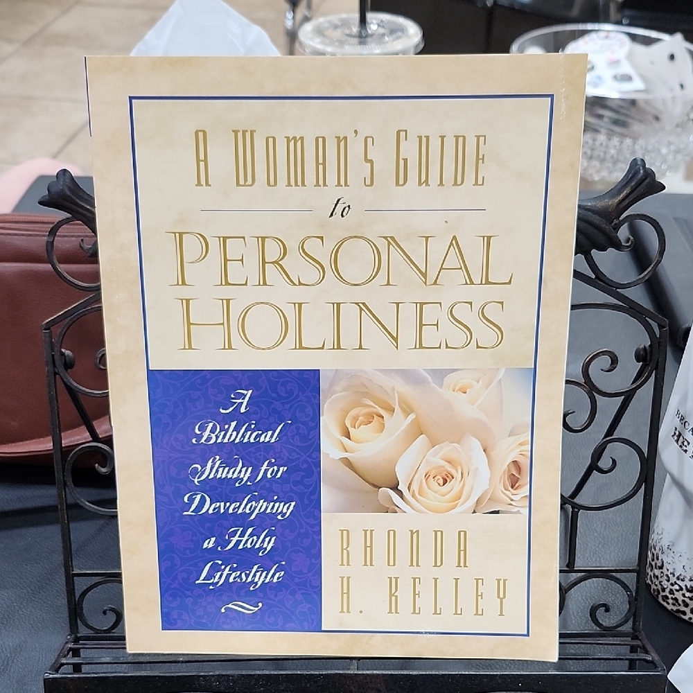 A WOMAN'S GUIDE to PERSONAL HOLINESS STUDY GUIDE BOOK